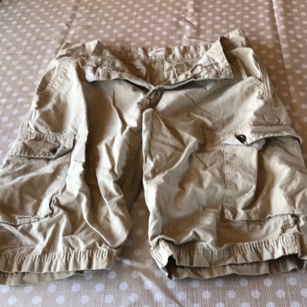 Levi cargo shorts
